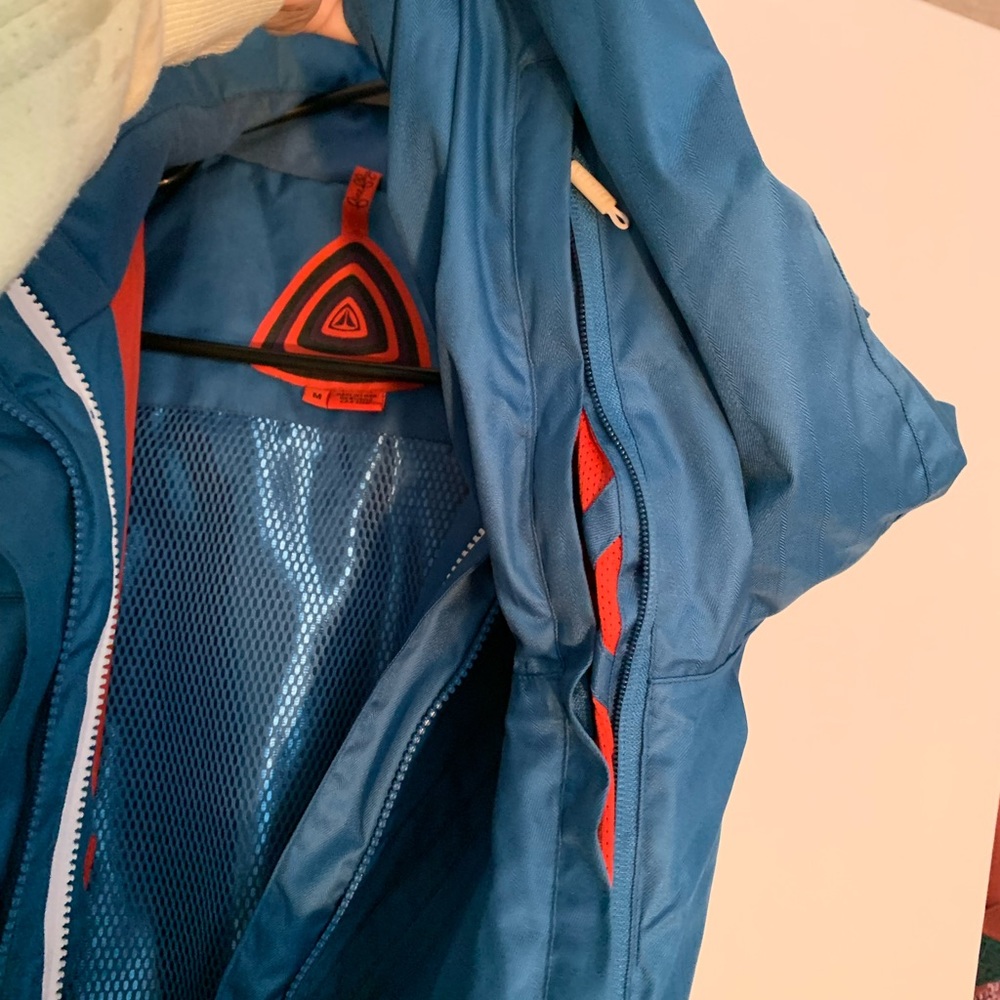 Ski jacket / Snowboard jacket - Picture 10 of 16